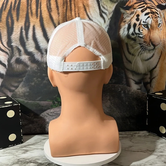 CUSTOM DESIGNED FIGHTING IRISHMAN UNISEX TRUCKER HAT. - Picture 3 of 6